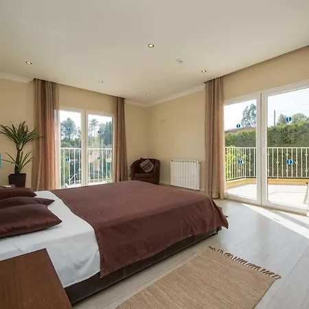 Sleeps 8 Air Con Wifi * Esgravatadouro