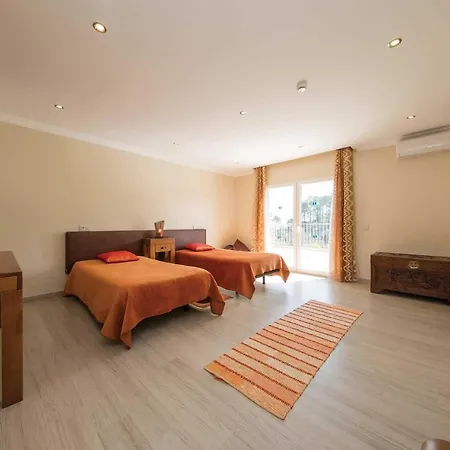 Sleeps 8 Air Con Wifi Villa Esgravatadouro