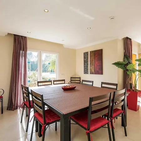 Sleeps 8 Air Con Wifi * Esgravatadouro