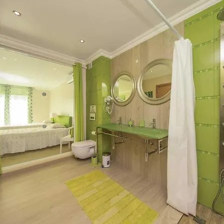 Villa Sleeps 8 Air Con Wifi Esgravatadouro